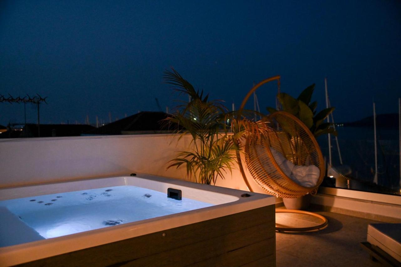 The Well View Apartment Preveza Bagian luar foto